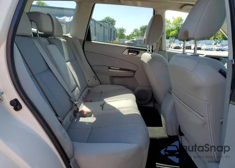 2011 Subaru Forester 2.5X Premium из США, поврежденный, VIN JF2SHADC1BH775697